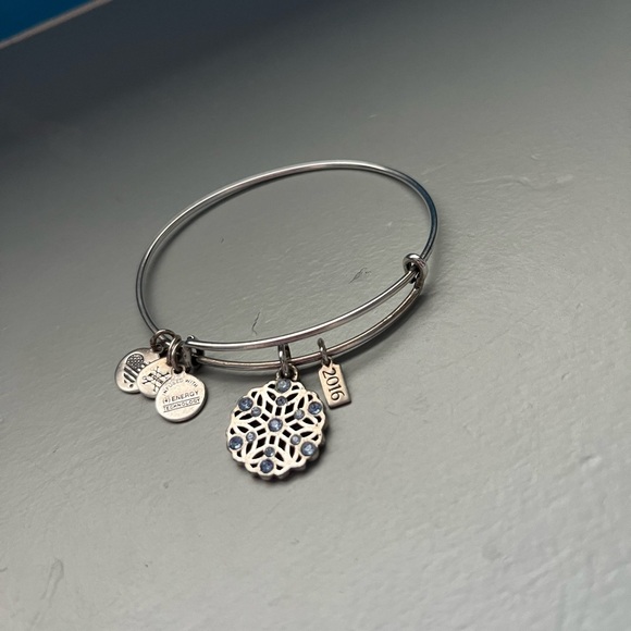 Alex and Ani 2016 Snowflake Bracelet - Picture 2 of 5